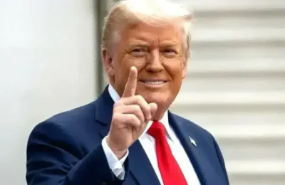 Negocieri SURPRIZĂ după lovitura din Iran? Trump anunță discuții cu noua conducere, după moartea a 49 de lideri, inclusiv Khamenei