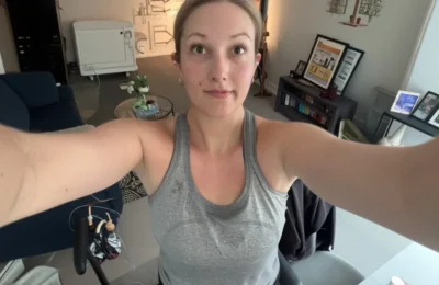 Placă Vibratoare – Fitness sau Farsă? Ce Zic Experții despre Trendul TikTok