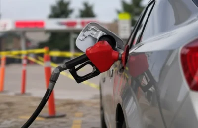 Panică la pompă – Benzina sare de 10 lei! Plafonarea, o iluzie?
