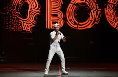 Scandal pe plajă – Brian Littrell (Backstreet Boys) dă în judecată un comitat din Florida