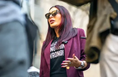 Laura Loomer pierde procesul de 150 milioane $ cu Bill Maher. Ce s-a intamplat?