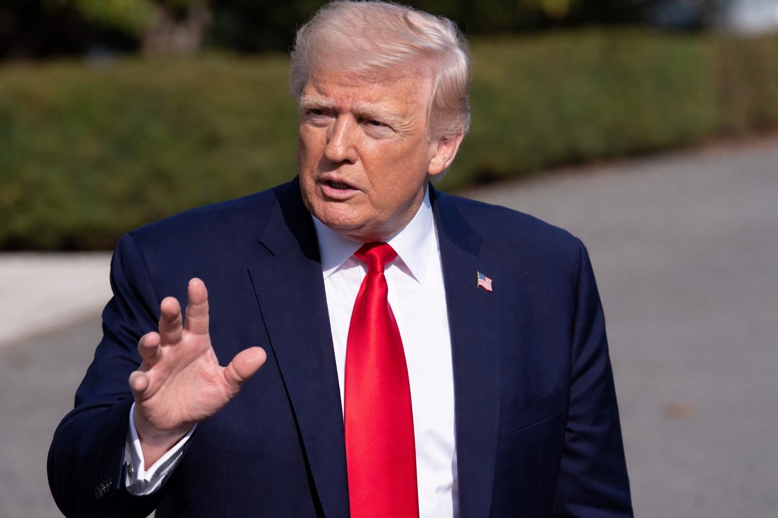 Donald Trump a declarat peste 1,4 miliarde de dolari din criptomonede în 2025