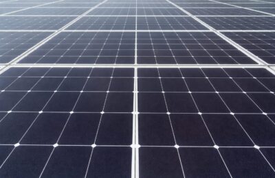 Interdicția UE pentru invertoarele din China pune presiune pe proiectele din România unde 70% din echipamente vin de pe piața chineză