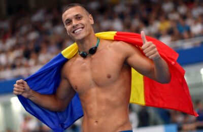 David Popovici a devenit primul înotător cu trei duble europene consecutive