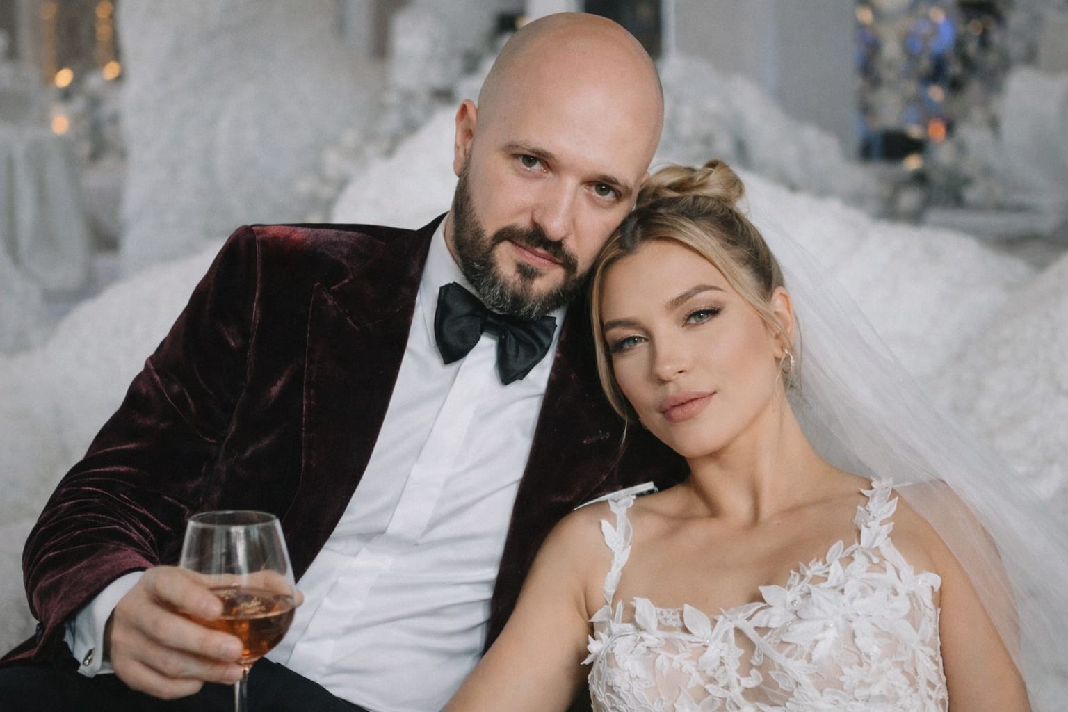 Lora dezminte zvonurile despre divorț și vorbește despre hărțuirea online