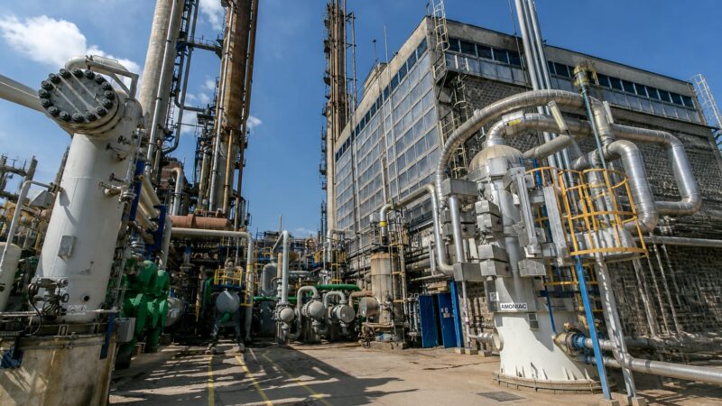 Romgaz cere un credit de 100 de milioane de euro înaintea reluării producției la Azomureș în aprilie 2027