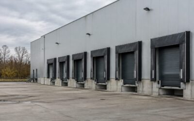 Oresa, deținută de familia fondatorului Oriflame, ar urma să vândă ultimele două investiții din România