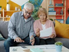 Pensionarii din Maramureș au primit în septembrie o completare medie de 635 de lei pentru pensia minimă