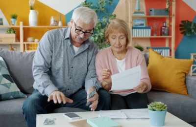 Pensionarii din Maramureș au primit în septembrie o completare medie de 635 de lei pentru pensia minimă