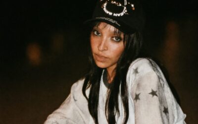 Tinashe contestă tiparul vedetei pop cu un album de 16 piese. „Popstar” a apărut pe 25 septembrie